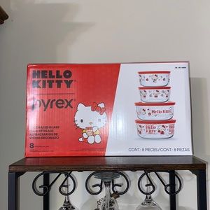 Hello Kitty 8 Piece Pyrex